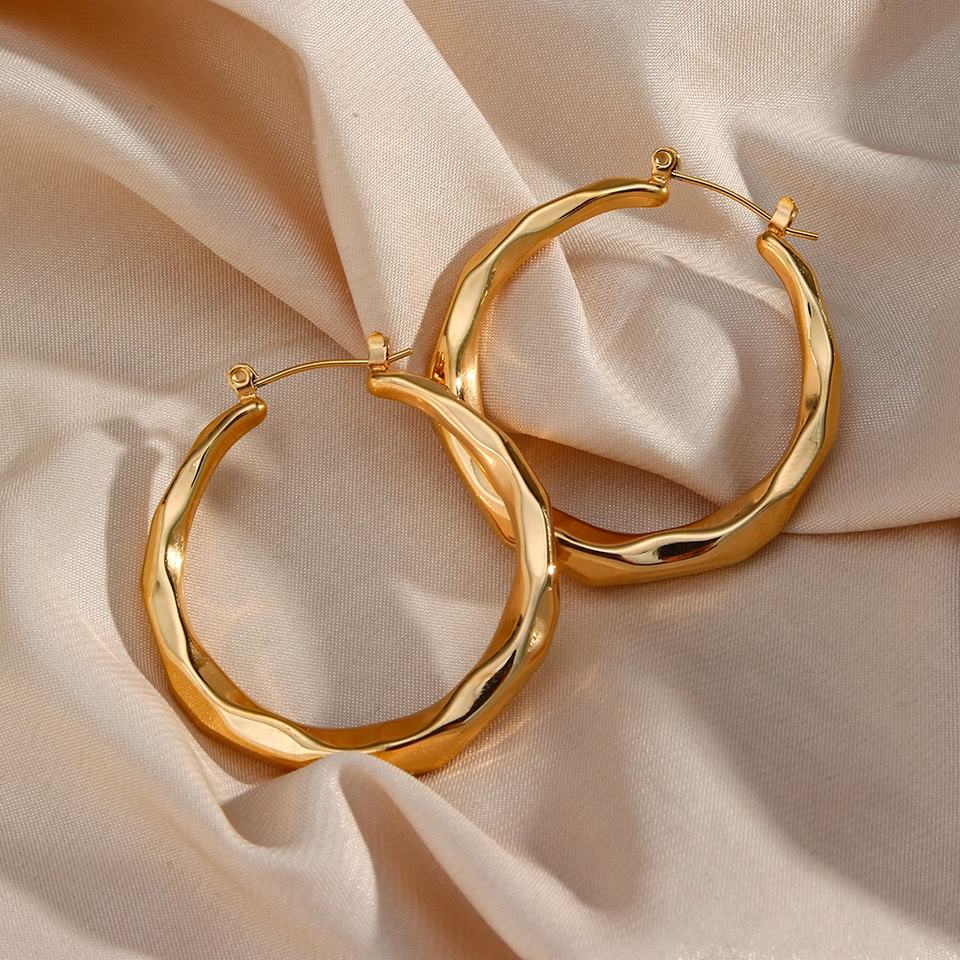 Aire Women's Gold Hoop Earrings | 18k Gold Plated, Waterproof, Hypoallergenic 2