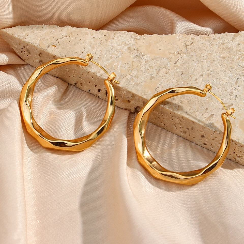 Aire Women's Gold Hoop Earrings | 18k Gold Plated, Waterproof, Hypoallergenic 3